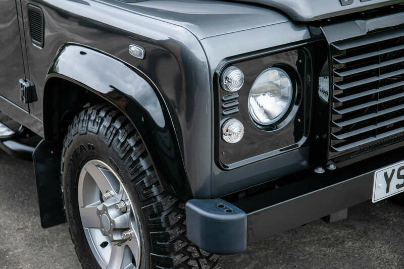Bild 38/50 von Land Rover Defender 90 (2015)