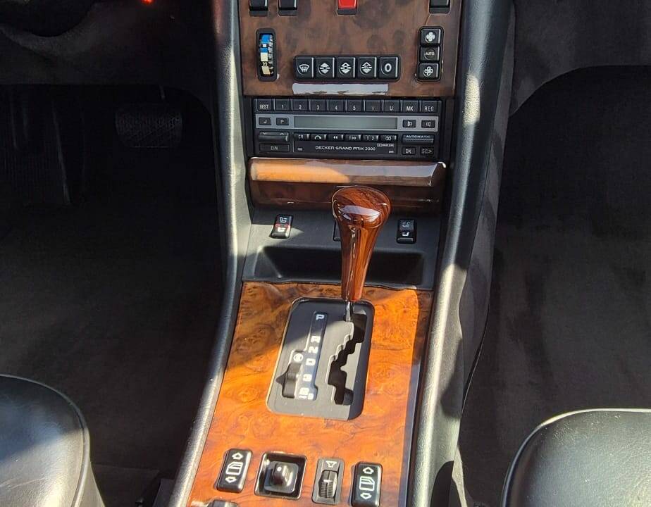 Bild 18/33 von Mercedes-Benz 560 SEC (1989)