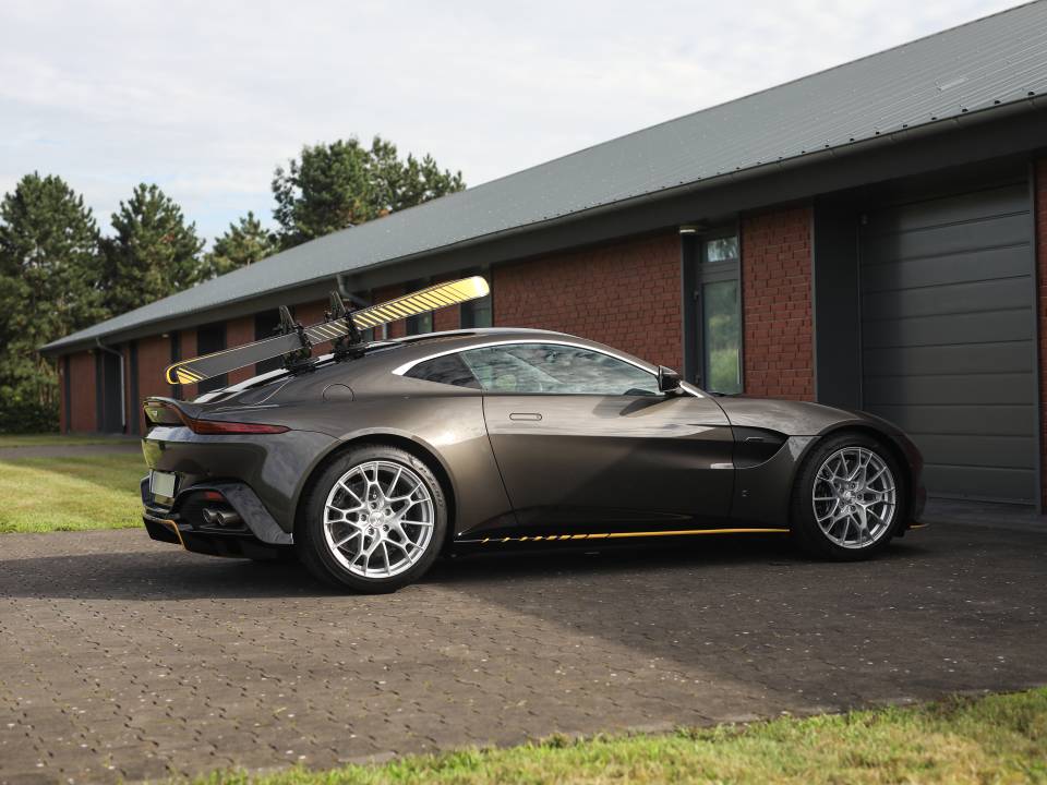 Immagine 3/17 di Aston Martin Vantage V8 &quot;007 Edition&quot; (2021)