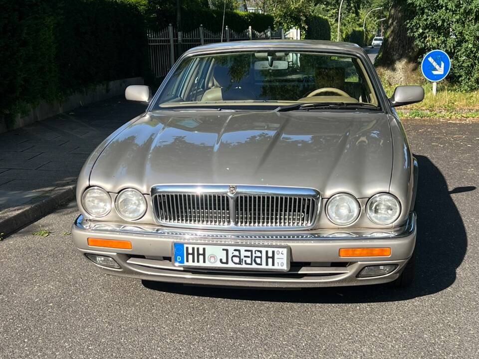 Image 1/31 of Jaguar XJ6 3.2 (1995)