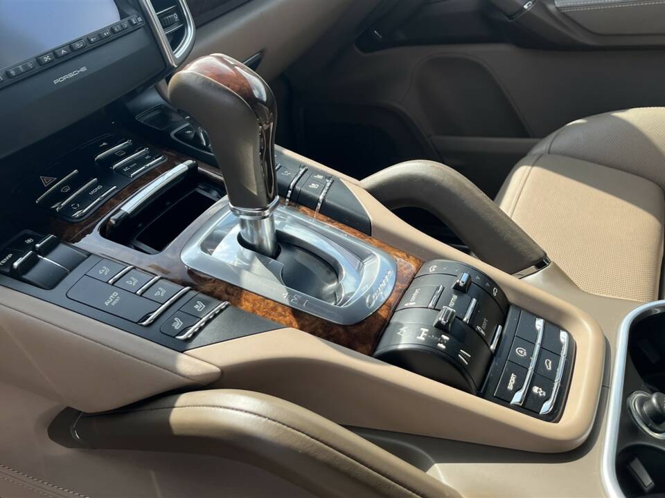 Image 13/51 de Porsche Cayenne Turbo (2011)