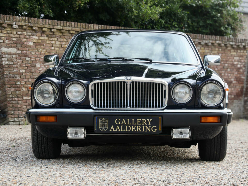 Imagen 14/50 de Jaguar XJ 12 (1985)