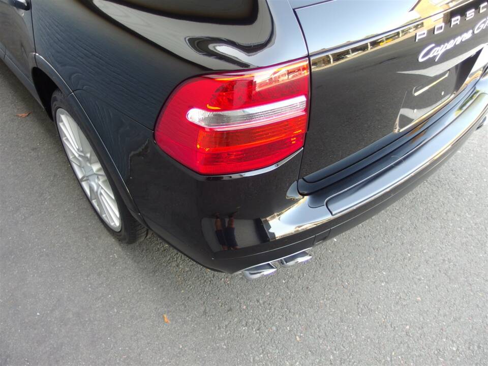 Image 32/98 of Porsche Cayenne GTS (2008)