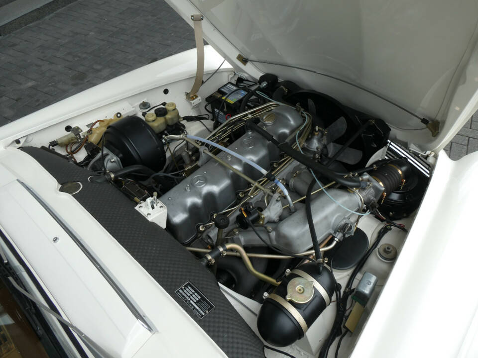 Bild 18/30 von Mercedes-Benz 280 SL (1970)