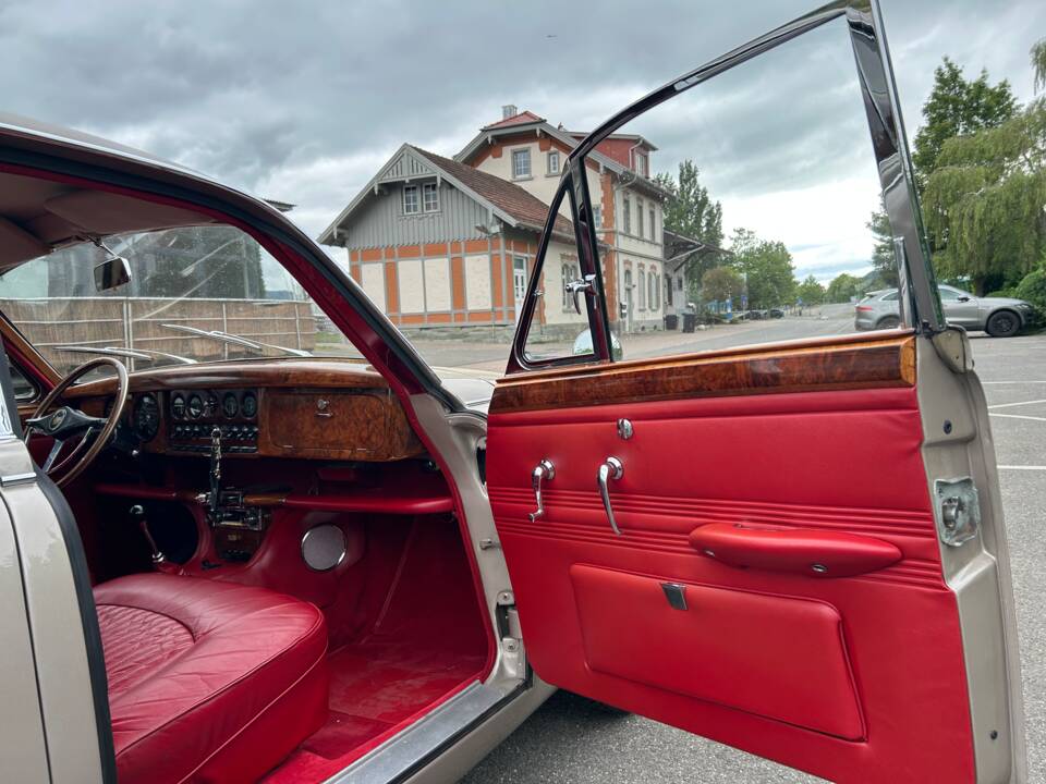 Image 16/27 de Jaguar S-Type 3.8 (1965)