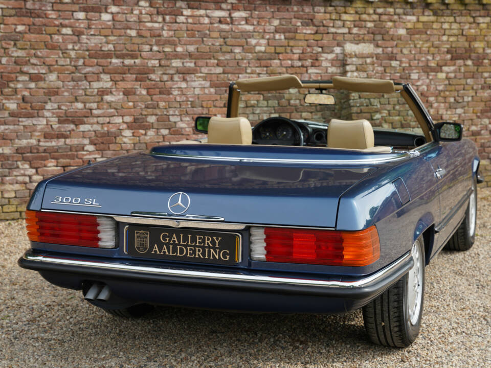 Immagine 27/50 di Mercedes-Benz 300 SL (1986)