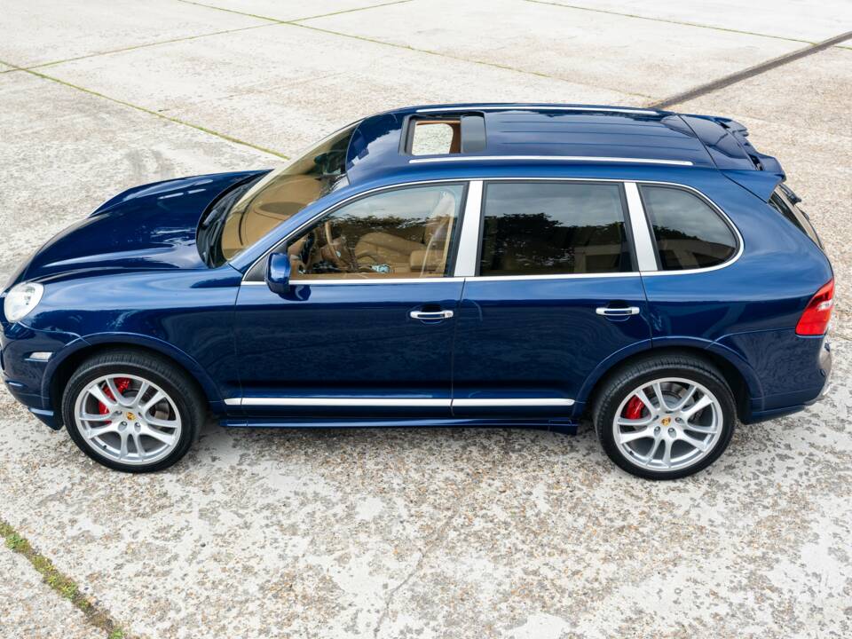 Image 4/25 of Porsche Cayenne Turbo (2008)