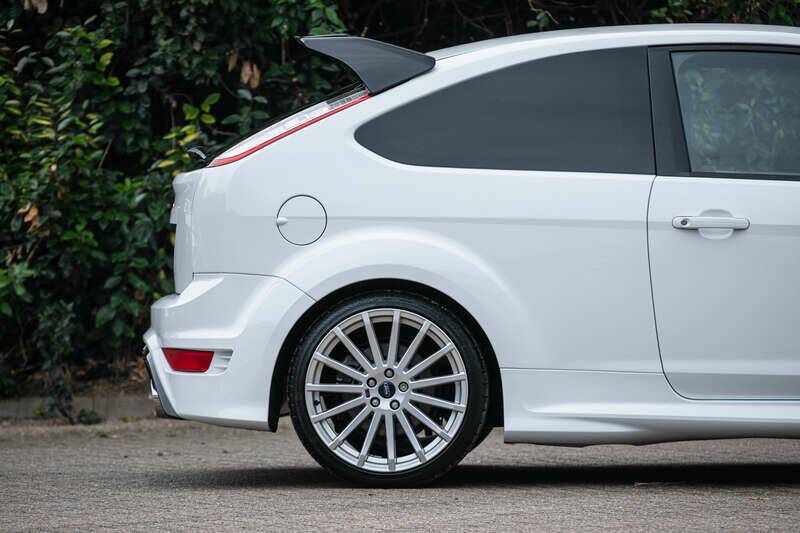 Image 12/50 of Ford Focus RS (2010)