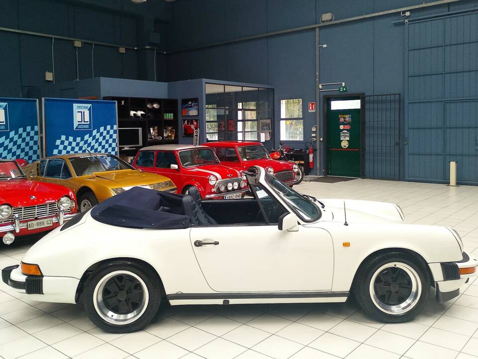 Bild 11/77 von Porsche 911 Carrera 3.2 (1984)