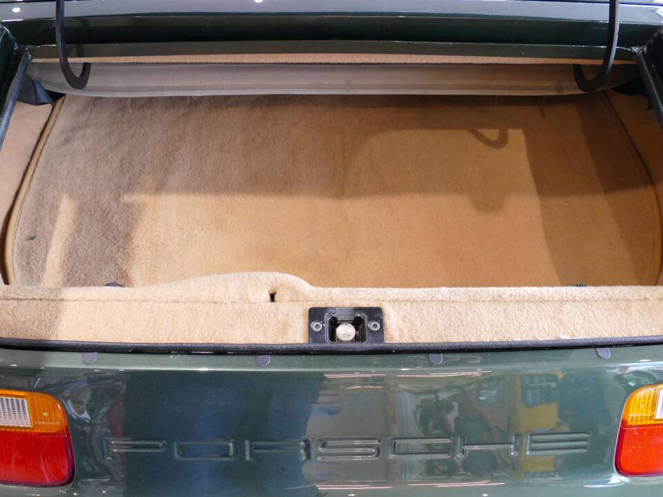 Image 14/19 of Porsche 928 S4 (1989)