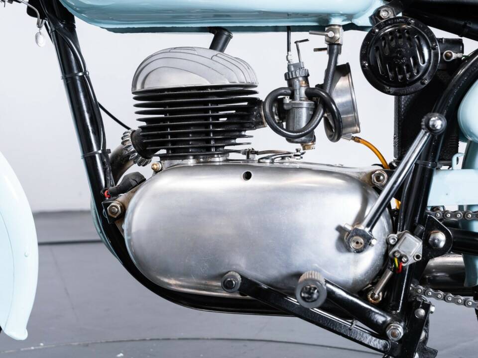 Image 19/50 of Bianchi 125 (1958)