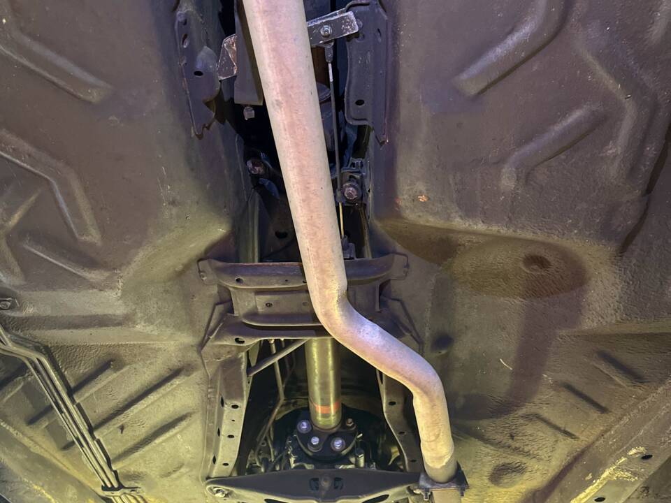 Image 40/139 of Mercedes-Benz 240 D (1978)