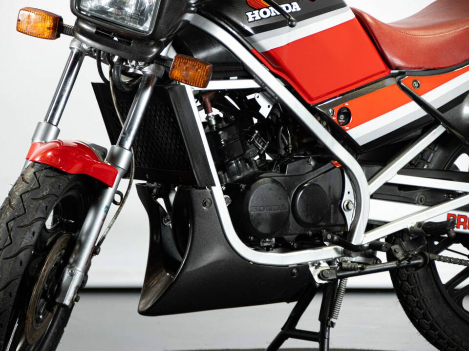 Image 43/50 of Honda NS 125F (1985)