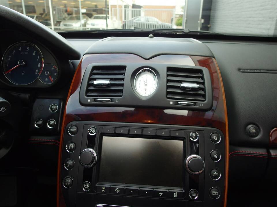 Bild 57/98 von Maserati Quattroporte S 4.7 (2010)