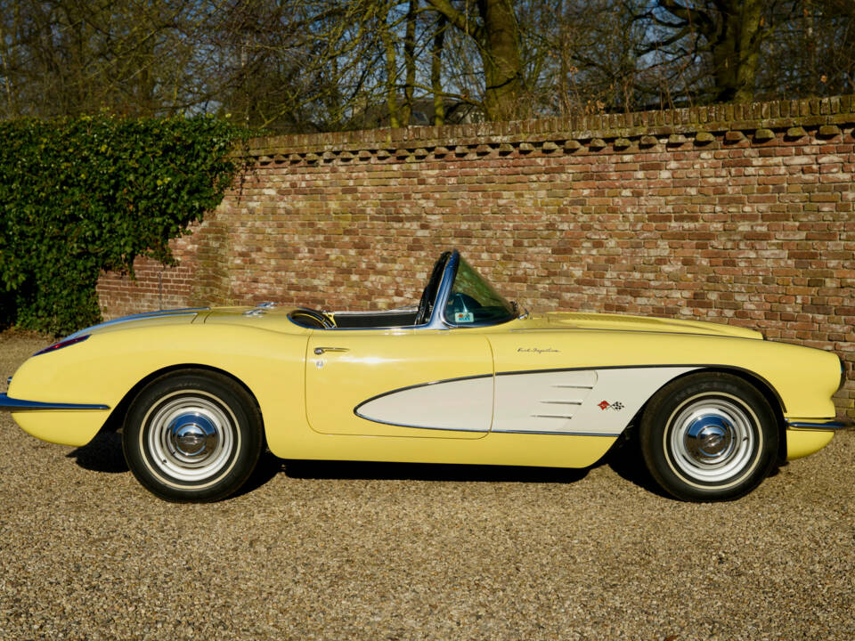 Image 11/50 of Chevrolet Corvette (1958)
