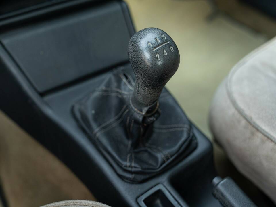 Image 16/41 of Lancia Thema 6V (1985)