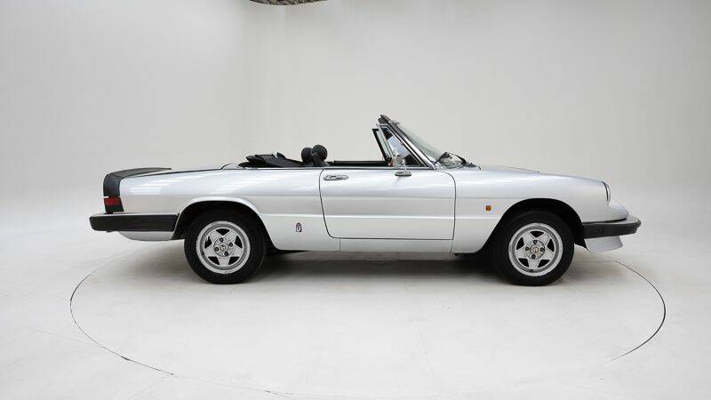 Imagen 9/15 de Alfa Romeo 2000 Spider (1984)