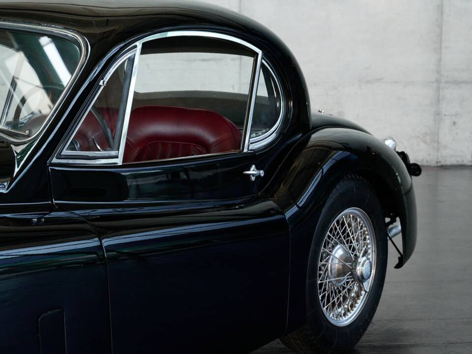 Image 8/48 of Jaguar XK 120 FHC (1954)