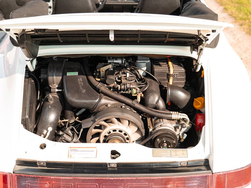 Image 41/48 of Porsche 911 Carrera 4 (1992)