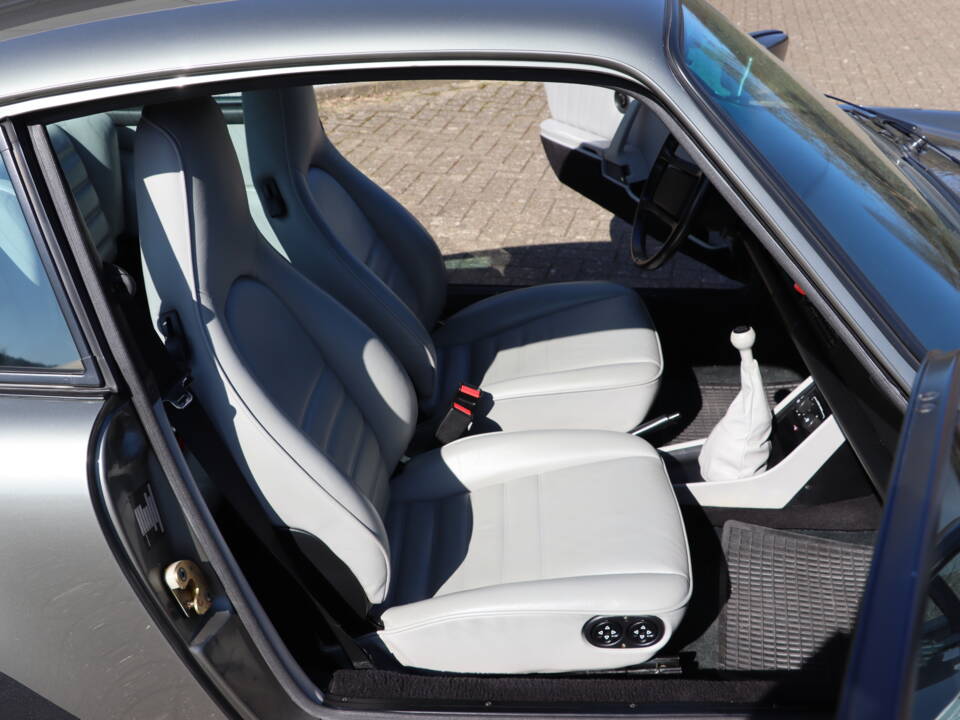 Imagen 24/52 de Porsche 911 Turbo 3.3 (1987)
