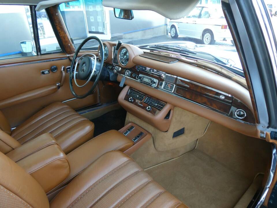 Image 10/20 of Mercedes-Benz 280 SE 3,5 (1971)