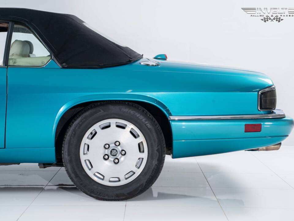 Afbeelding 14/24 van Jaguar XJS 4.0 Celebration (1996)