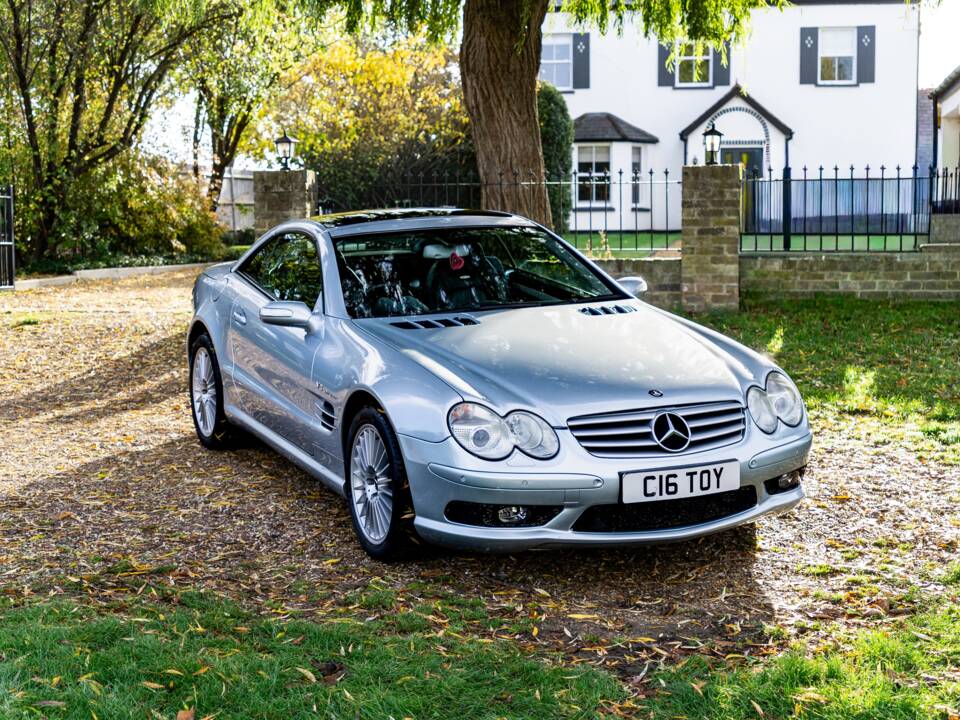 Image 22/45 of Mercedes-Benz SL 55 AMG (2004)