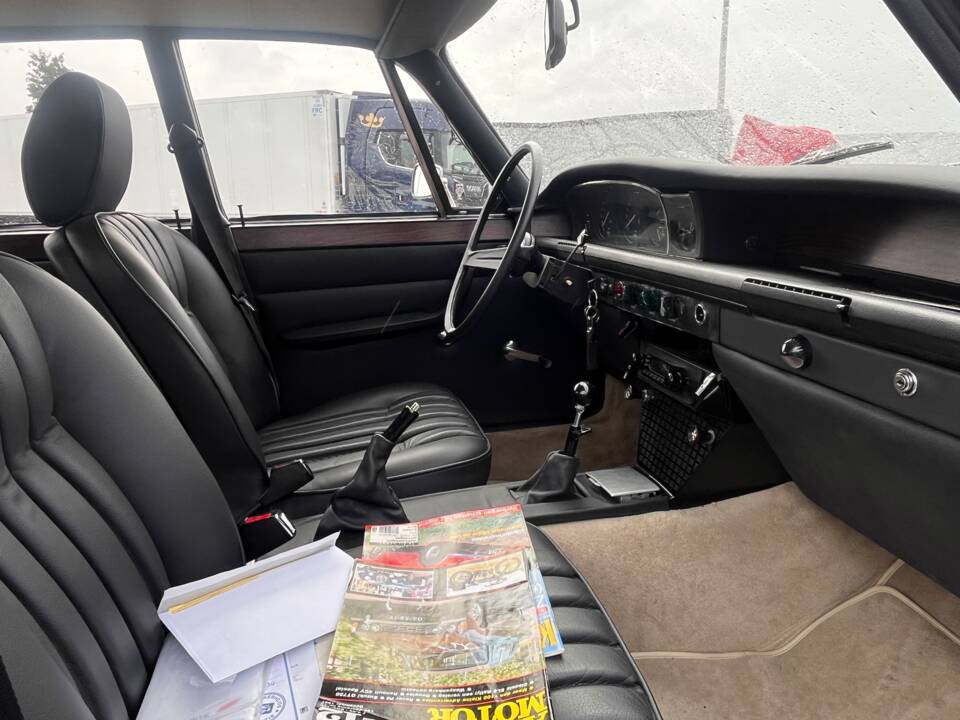 Image 46/53 de Rover 3500 S (1975)