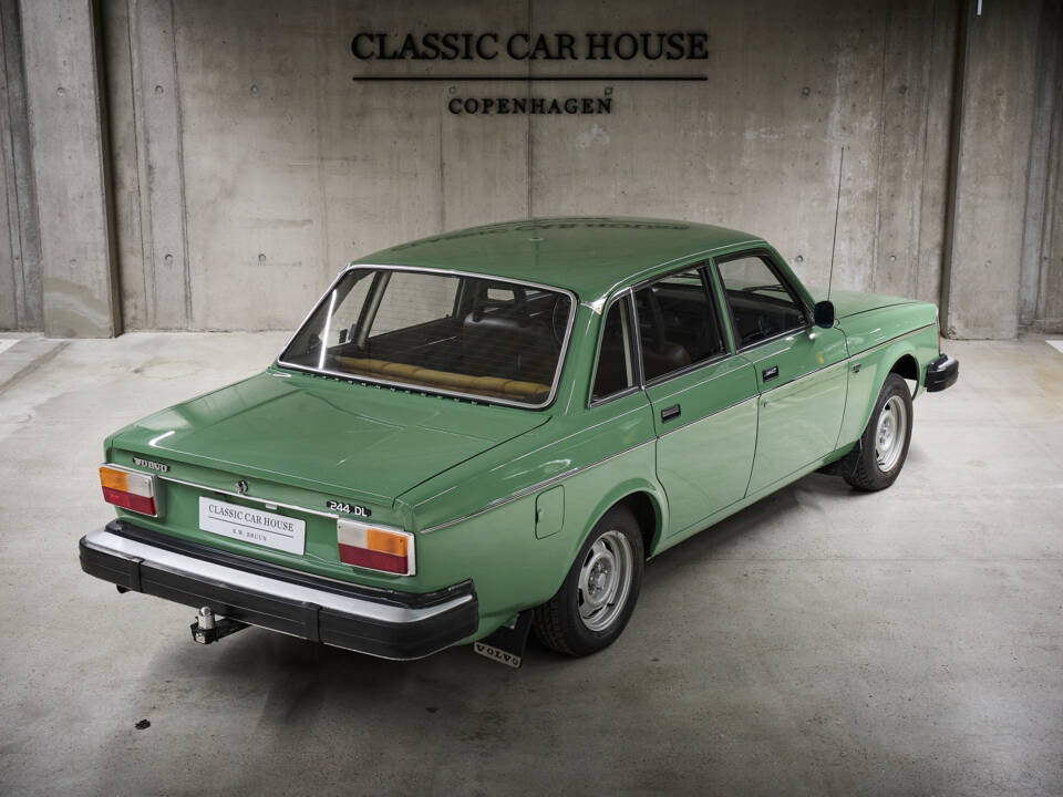 Bild 92/98 von Volvo 244 DL (1975)