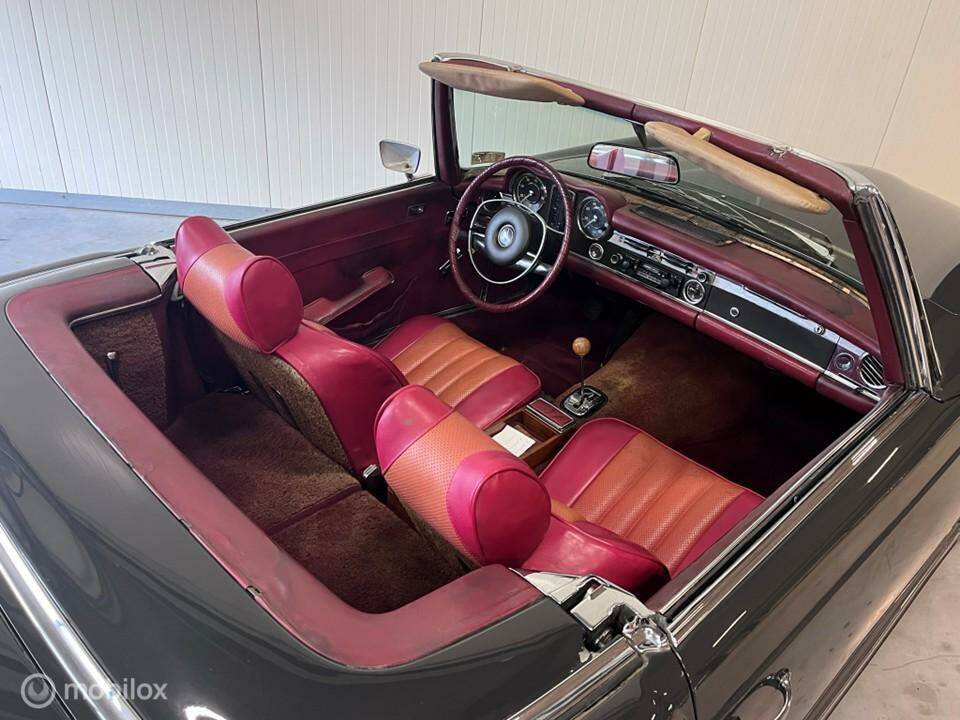 Image 28/40 of Mercedes-Benz 280 SL (1970)