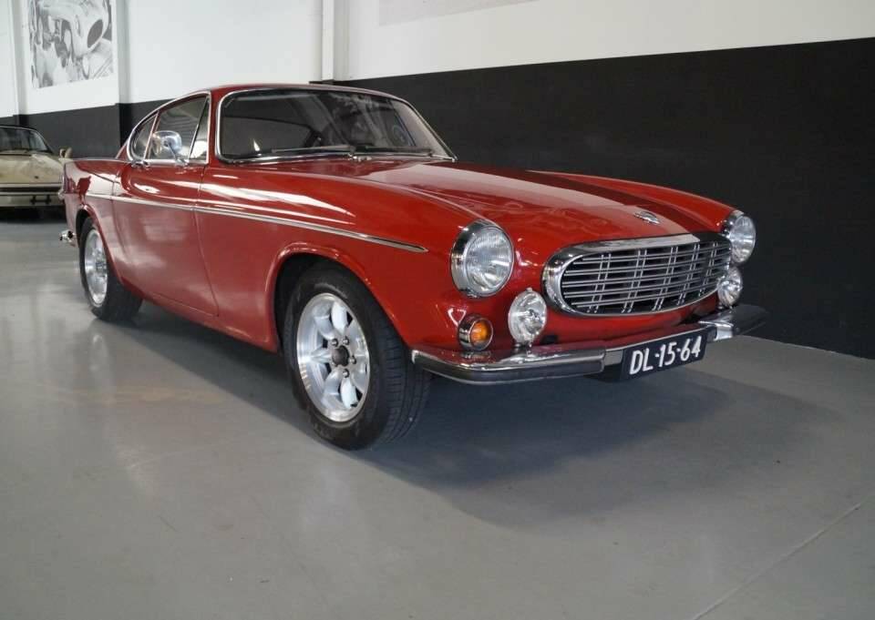 Image 2/35 of Volvo 1800 S (1968)