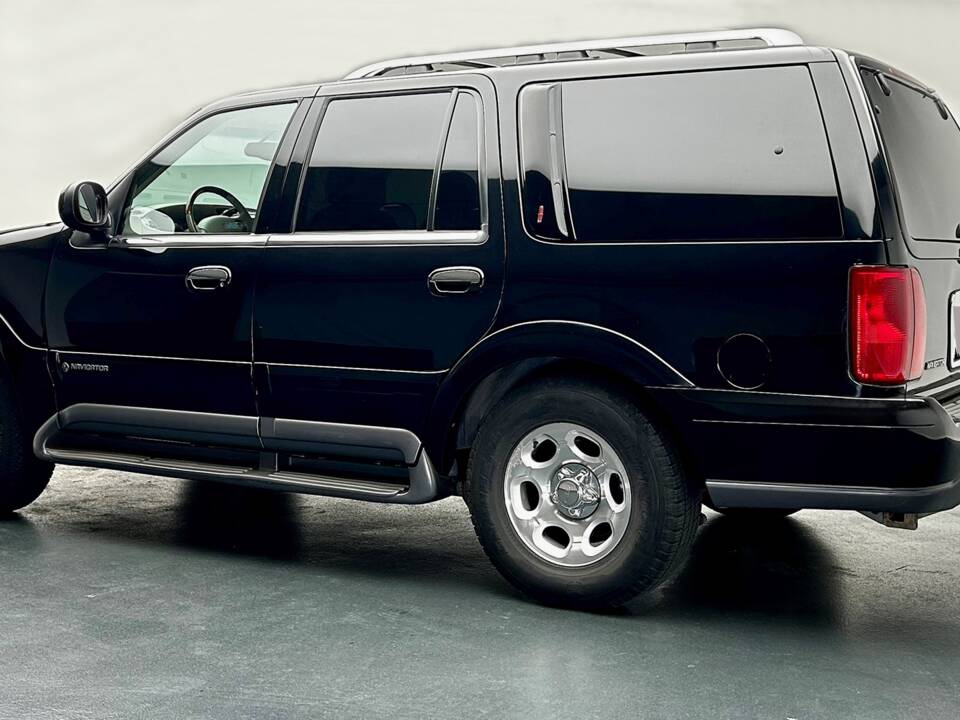 Bild 2/17 von Lincoln Navigator (1998)
