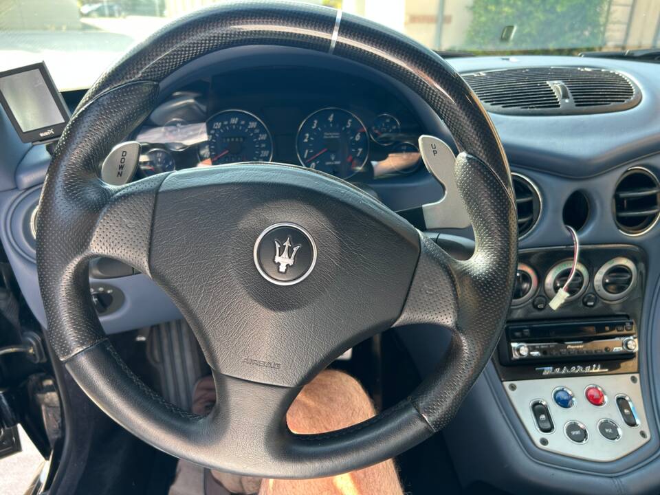 Bild 14/26 von Maserati GranSport 4.2 (2005)