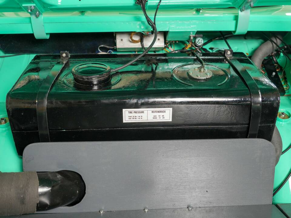 Image 21/42 de Amphicar 770 (1964)