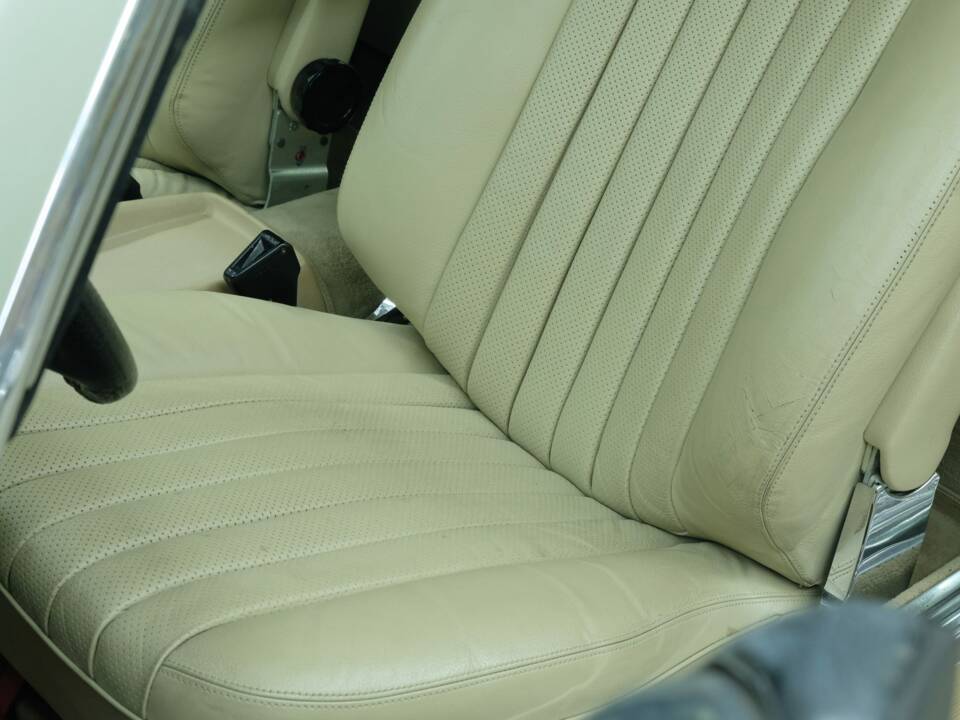 Image 17/50 de Mercedes-Benz 450 SLC 5,0 (1978)