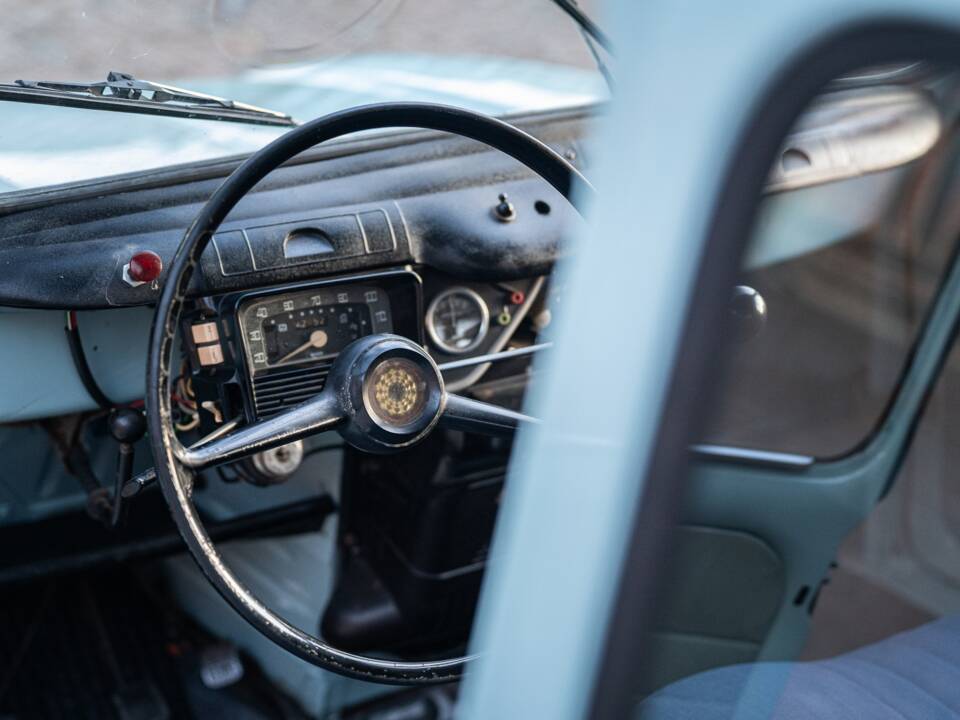 Image 29/66 of Renault R 4 Super (1962)