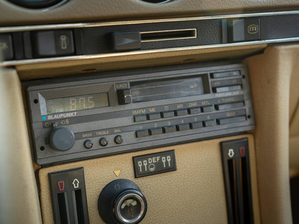 Immagine 36/39 di Mercedes-Benz 450 SL (1977)