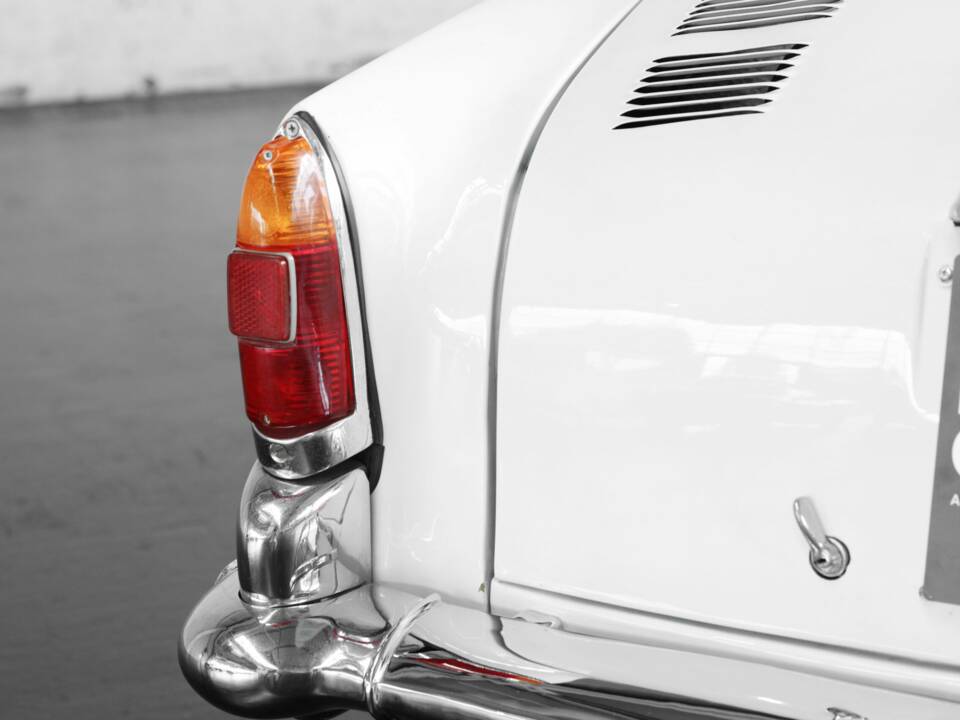 Image 34/37 of Autobianchi Bianchina Convertible (1960)