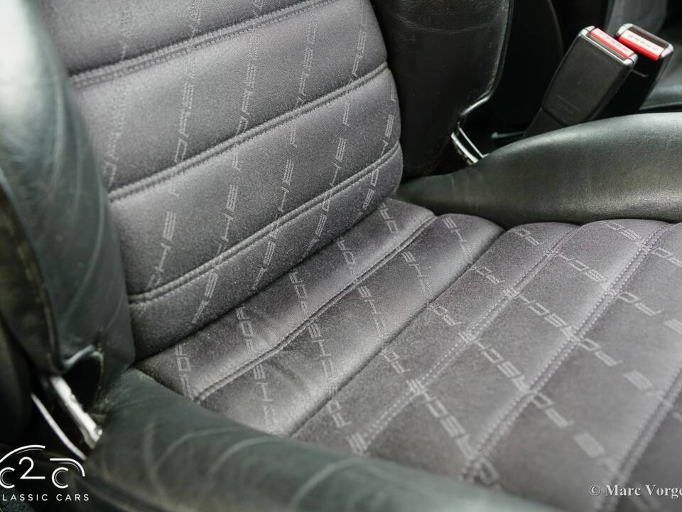 Image 16/63 of Porsche 911 Carrera 3.2 (1986)