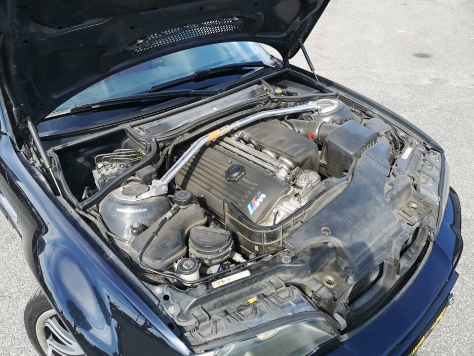 Bild 42/43 von BMW M3 (2002)