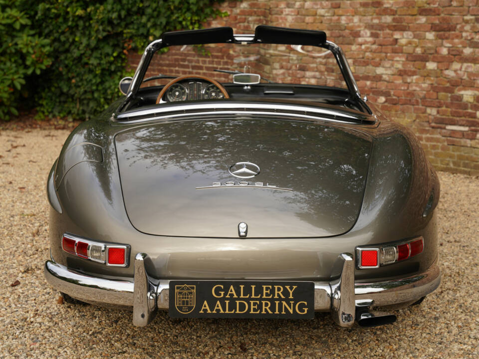 Image 26/50 of Mercedes-Benz 300 SL Roadster (1962)