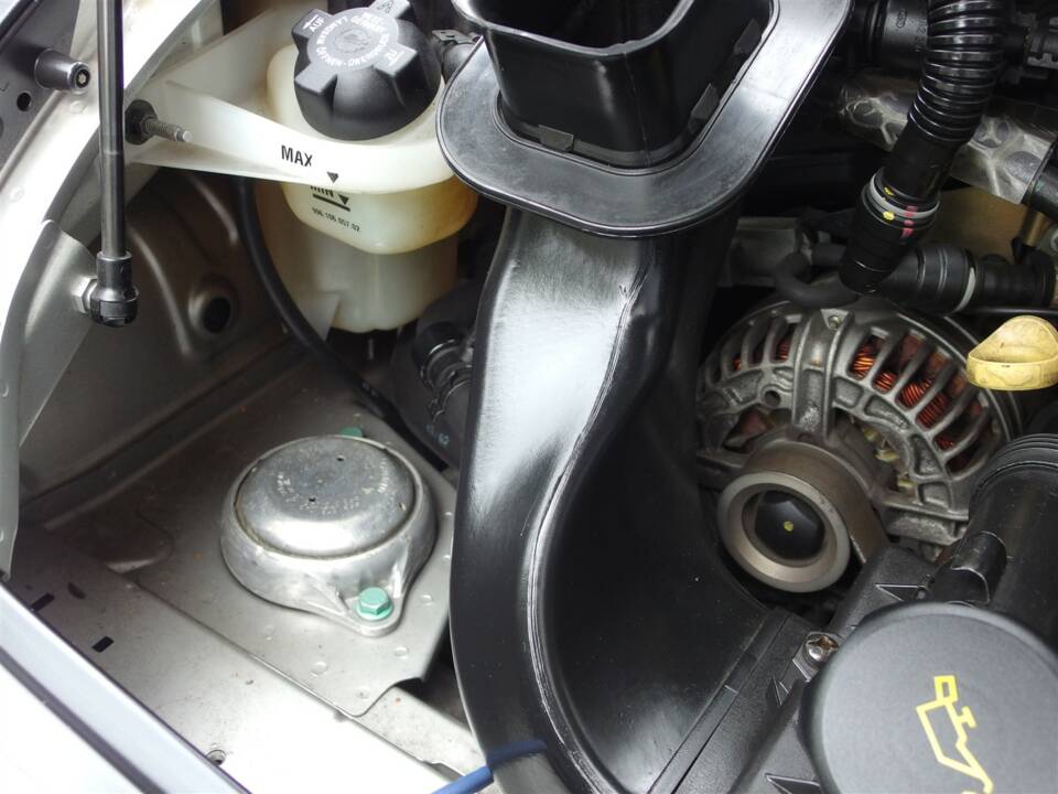 Bild 87/100 von Porsche 911 Carrera 4S (2002)