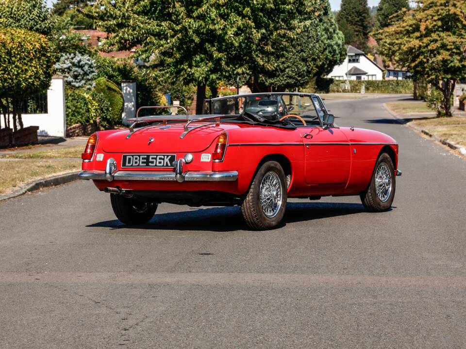 Image 20/41 de MG MGB (1972)