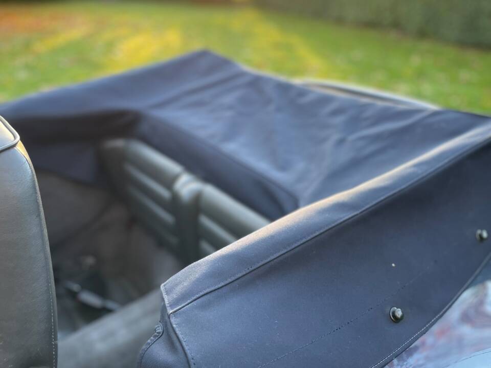 Image 8/10 of Porsche 911 Carrera 4 (1990)