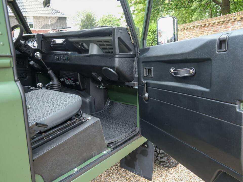 Immagine 36/50 di Land Rover 90 (1990)