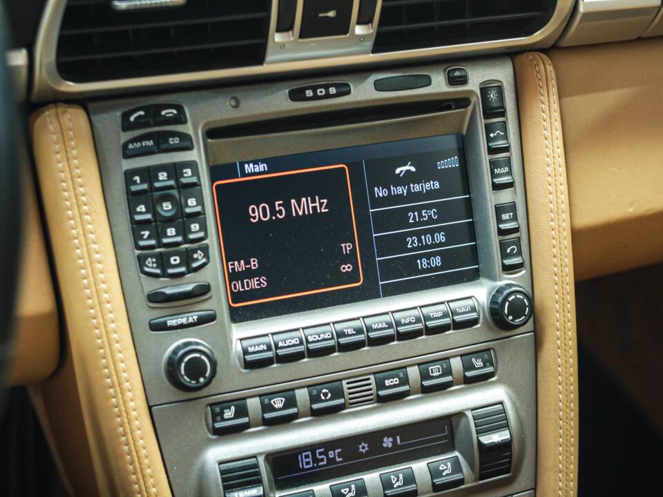 Image 22/48 of Porsche 911 Carrera 4S (2007)