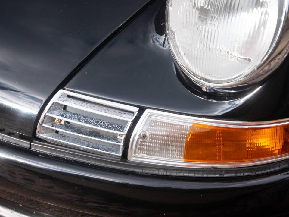 Bild 10/50 von Porsche 911 Carrera 3.2 (1988)