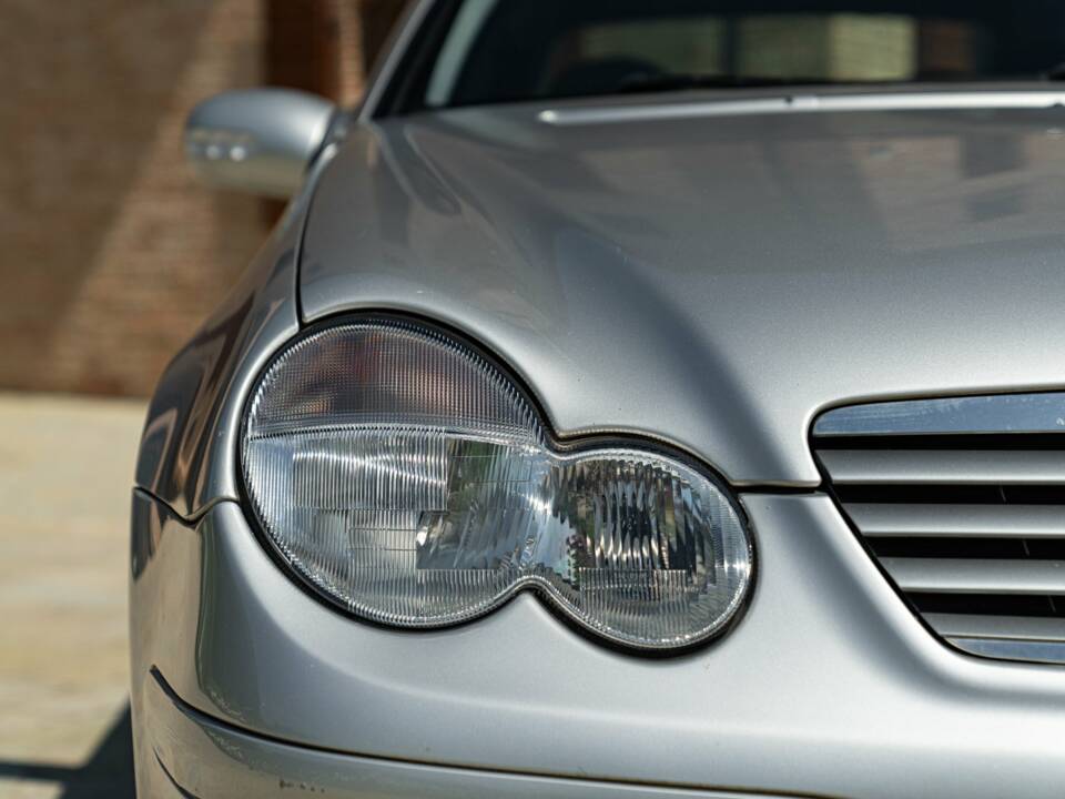 Image 12/50 of Mercedes-Benz C 320 Sportcoupé (2003)