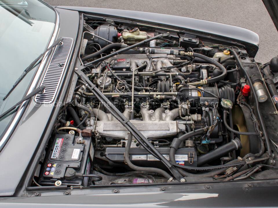 Immagine 10/46 di Jaguar XJ 12 (1986)