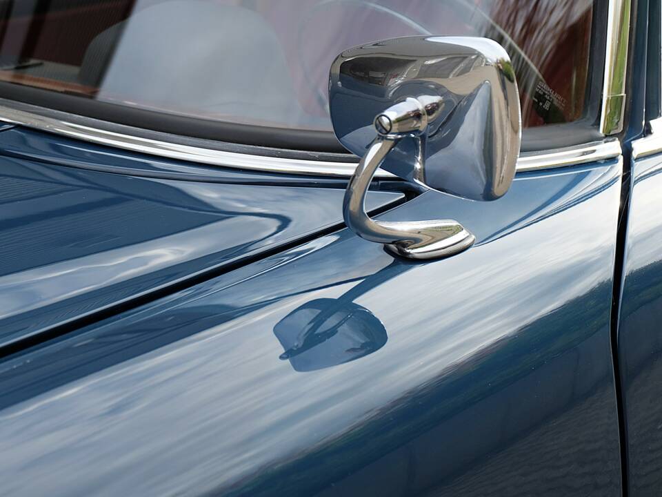 Image 41/76 de Mercedes-Benz 220 S b (1963)